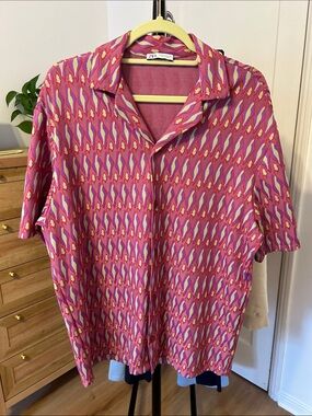 Zara Men’s Button Up. Size medium. PTP 22”. EUC. Stretch. Functional buttons
